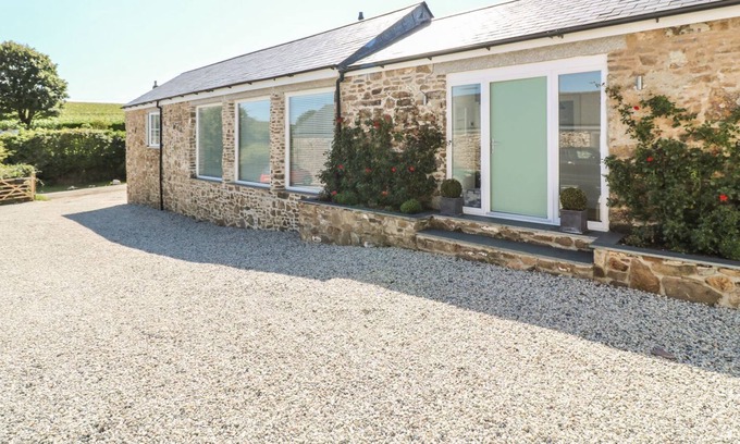 Saltash House | OLD ORCHARD BARN, pet friendly, luxury holiday cottage in St Mellion