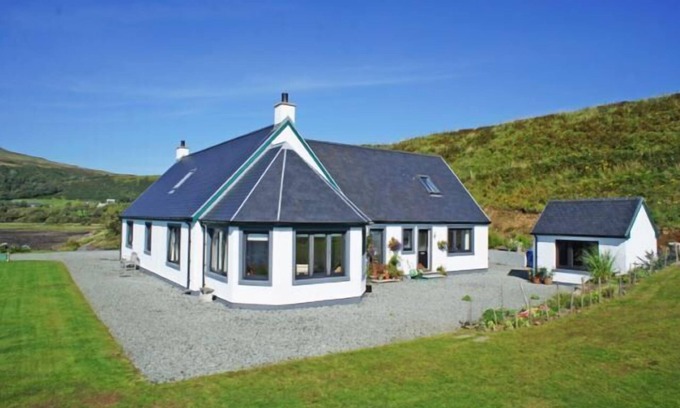 Uig Bed & Breakfast | Old Pier Cottage B&B