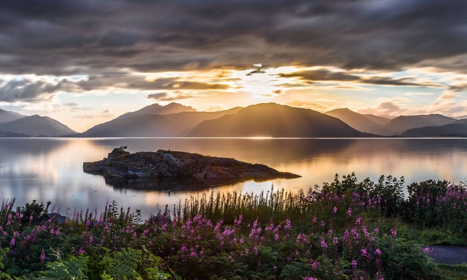 West Laroch House | Old Schoolhouse With Stunning Loch And Mountain Views