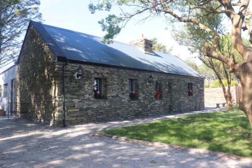 Valentia Island House | Old Stone Cottage at Valentia Island Escape
