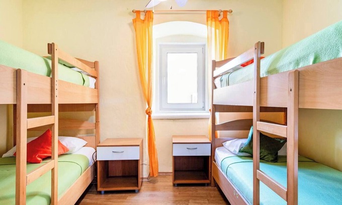 Mravince House | Old Stone House with private Swimming Pool.nn