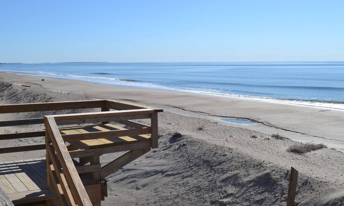Long Beach House | Old Style Family Beach Cottage