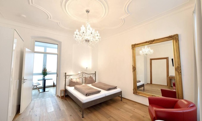 Heidelberg City Centre Apartment | Old Town Apartment "Bel Etage"