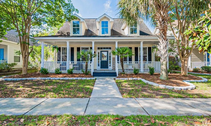 Old Town Bluffton House | Old Town Bluffton Oasis