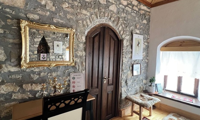 Berat House | Old Town Guesthouse Guri