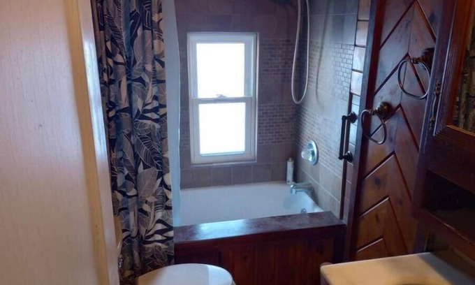 Ames Bed & Breakfast | Old Town Inn- Iowa State University, Mary Greeley Hospital, Historic Downtown.