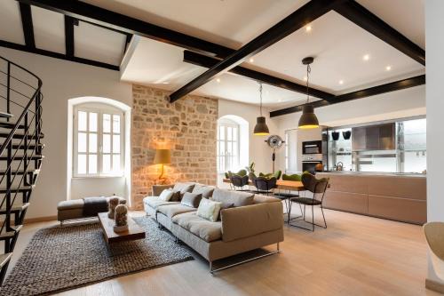 Old Town Apartment | Old Town Luxury House