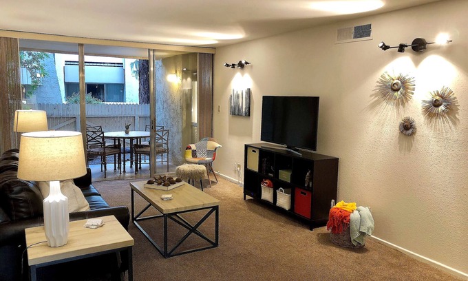 South Scottsdale Condo | Old Town Scottsdale Condo! Entertainment District!