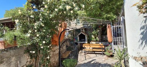 Split Apartment | Old Town Sole