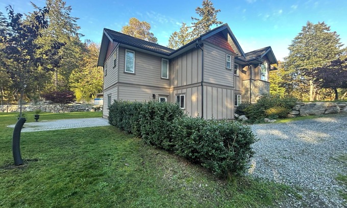 Saanich Bed & Breakfast | Old West Retreat