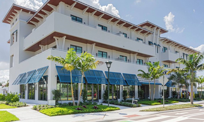 Old Naples Condo | Olde Naples. New and Fabulous !