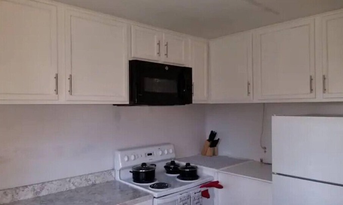 Norfolk House | Older Cozy Duplex A