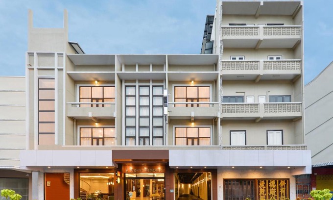 Pom Prap Hotel | Oldthaiheng Hotel