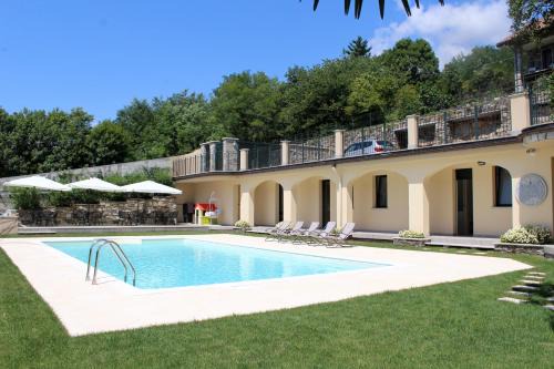 Mergozzo Apartment | Oleandro 2 apartment in Villa Cerutti