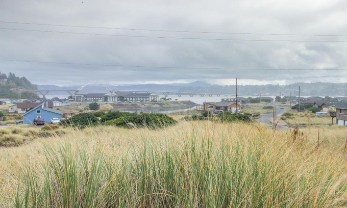Bayshore House | Oleg Potts Beach House