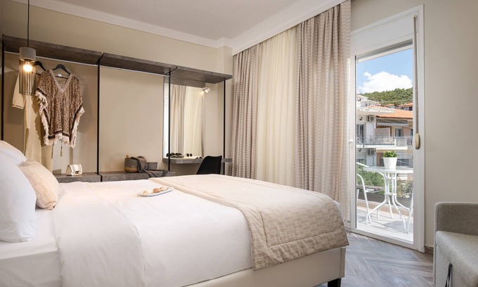 Neos Marmaras Apartment | Olenia Luxury Apartments 3