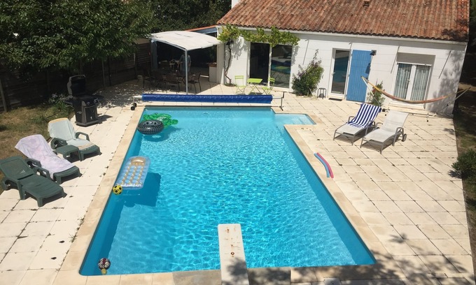Dolus-d'Oleron House | OLERON rents house in the pines, near beach, heated swimming pool, terrace, garden