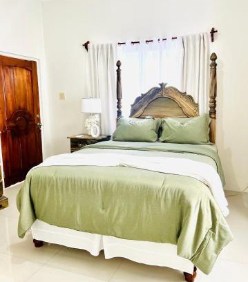 Runaway Bay Apartment | Olive Breeze