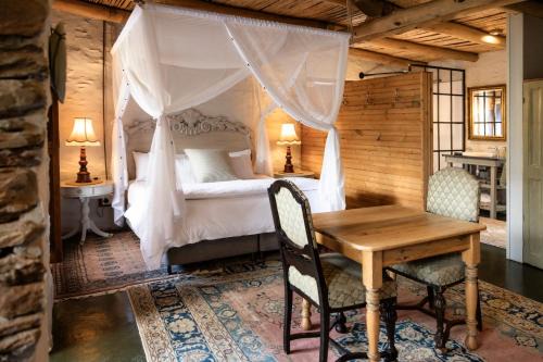 Montagu House | Olive Stone Farm Cottages
