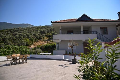 Dajt Apartment | Olive Tree