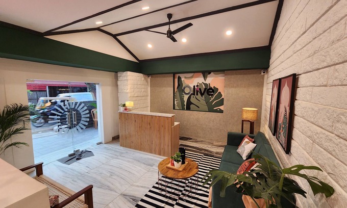 Stage 1 Hotel | Olive Zip Indiranagar Metro by Embassy Group