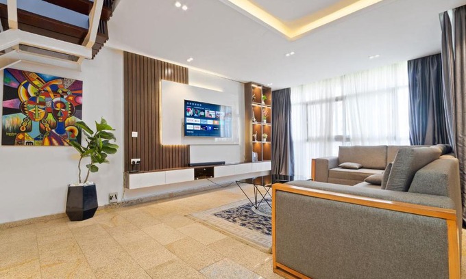 Ofin Apartment | OlliebeierArtApartment Charming recently refurbished three-bedroom apartment located in VI