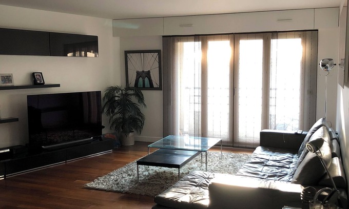 Quartier des Grandes-Carrieres Apartment | Olympics Special: Charming 3 Bedroom Apartment With Terrace for Rent Montmartre