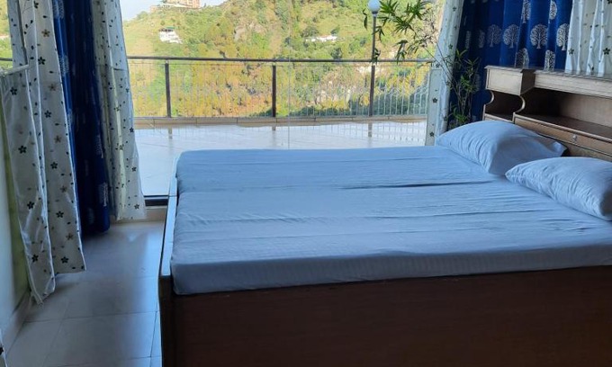 Shimla Bed & Breakfast | Om Niwas Homestay