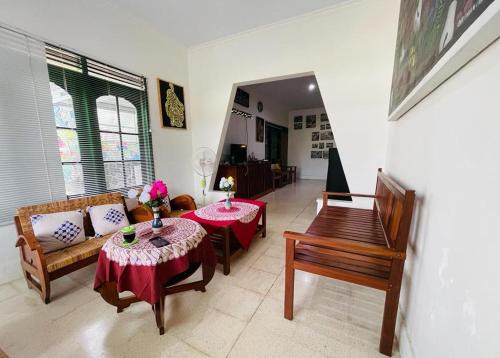 Wonosari House | Omah Eitan
