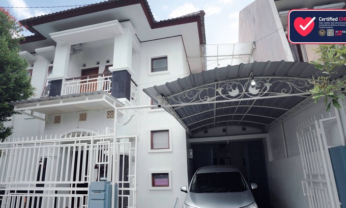 Yogyakarta House | Omah Eraai Homestay