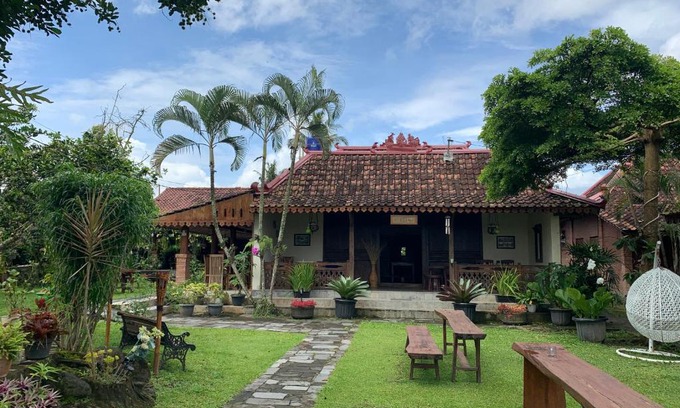 Sleman Hotel | Omah Mbah Mandor by The Lavana