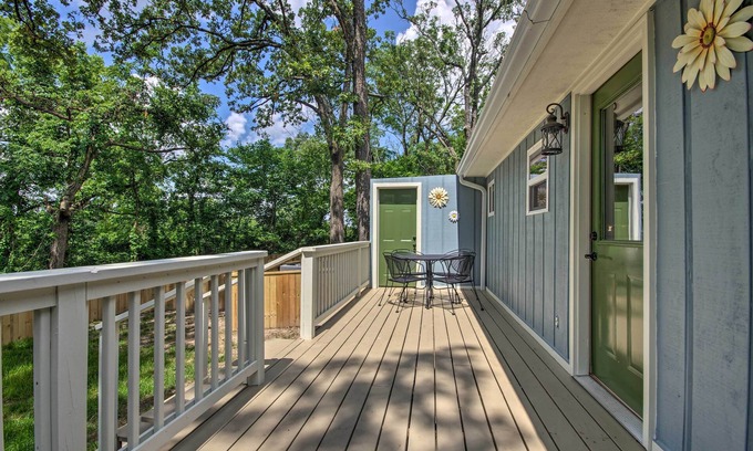Omaha Apartment | Omaha Apartment 3 Mi to Cricket Creek Marina!