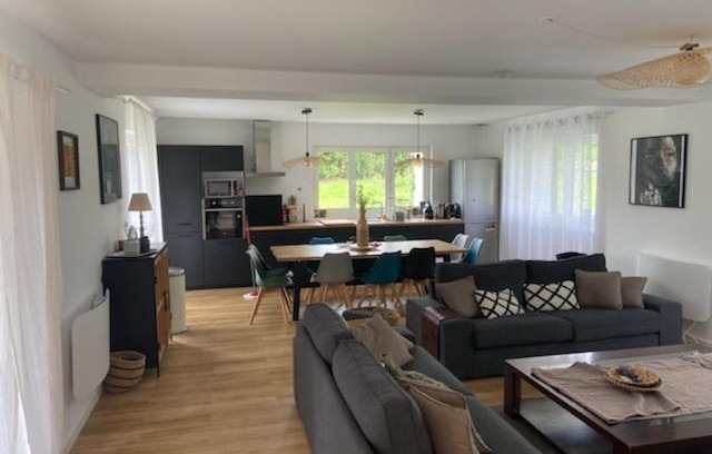 Saint-Laurent-sur-Mer House | Omaha Beach