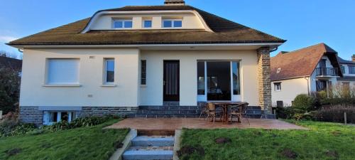 Saint-Laurent-sur-Mer Bed & Breakfast | Omaha beach vue les Braves