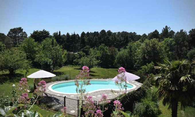 Ailhon House | Ombre Bleue Du Figuier, Ailhon