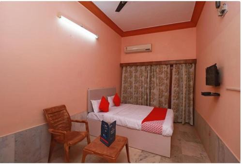 Patia Hotel | Omm Sai Plaza Near Infocity by Mor Services