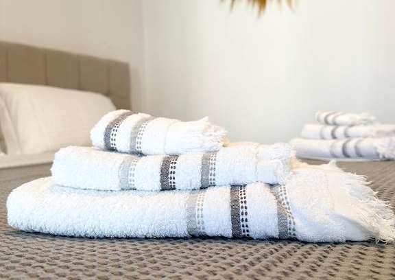 Antiparos House | Omma, la Main Street suite