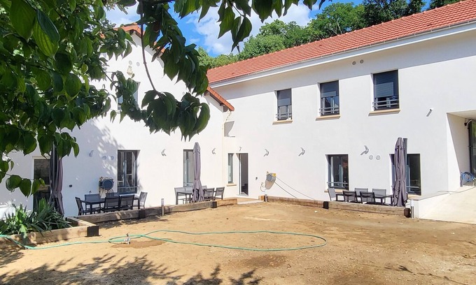 Gentilly House | ON 360M2 PLOT 1 HOUSE 120M2 FOR 10 PERS OR/AND 1 HOUSE 110M2 FOR 7 PERS