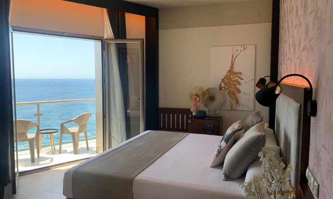 Almunecar Hotel | ON ALETA ROOM designed for adults