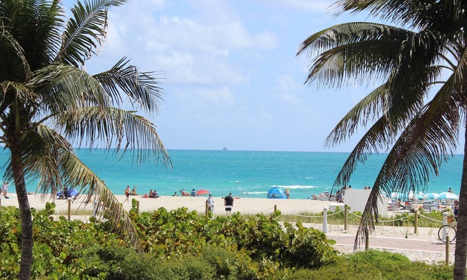 South of Fifth Condo | On Beach - 3rd/Ocean - Direct Ocean View and Access - Pool