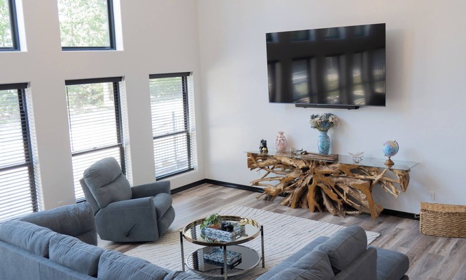 Rogers Apartment | On Beaver Lake! Rogers, AR, NEW Spacious Barndominium With Sweeping Lake Views.