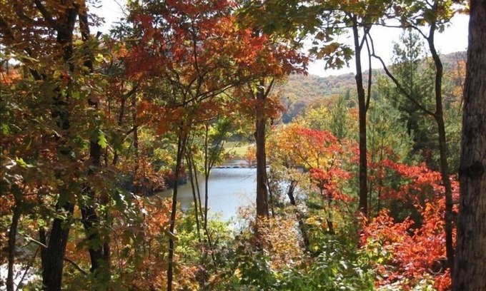 Big Canoe House | On Big Canoe MNTN LAKE Beach/Trails/Pool/Fitnss, LUX FURNSHD, Fire pit, GAME RM