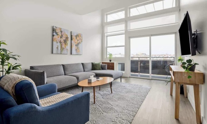 Highland Condo | On Cloud 9 | Curated Lifestyle Loft | Zuni Lofts