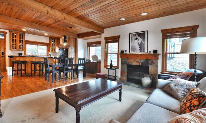 Deer Valley House | On Deer Valley Drive - Easy Walk/Shuttle to Skiing and Main St.