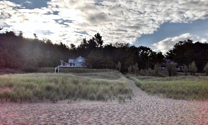 Onekama House | On Lake Michigan, 6 Bdrm, 2.5 Bth, Outdr Hot Tub, Also close to Portage Lake