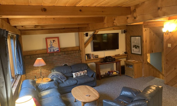 Carrabassett Valley Condo | On mountain condo - walk to Snubber