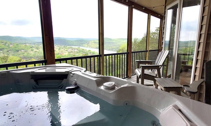 Holiday Island House | ON MOUNTAINTOP with amazing lake and island views!