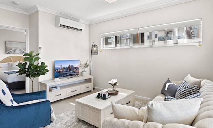 Kangaroo Point Apartment | On Point! 2Bed/2Bath/1Car < 2kms to CBD
