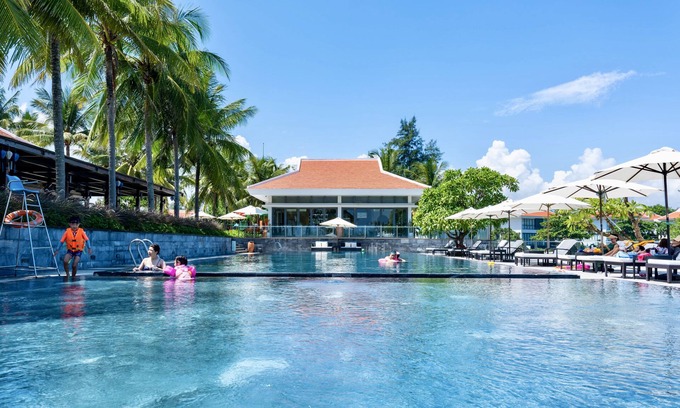Ngu Hanh Son Villa | On sale! Serene retreat beachside 3 BR villa w/workspace and bathtubs