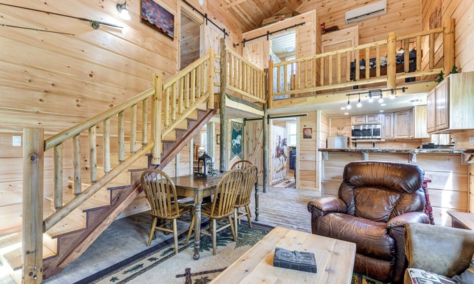 Cosby Cottage | On-site Creek Access: Pet-friendly Cosby Cabin!